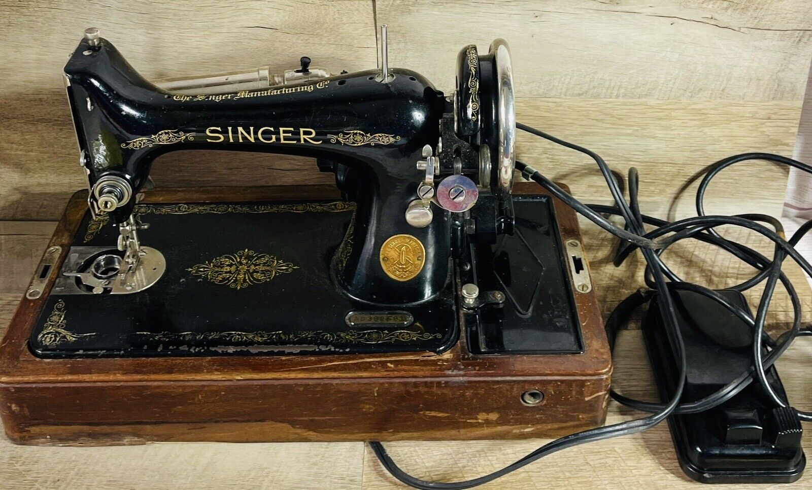 Singer Sewing Machine 1930’s  AD382691 Model 99 Original Base