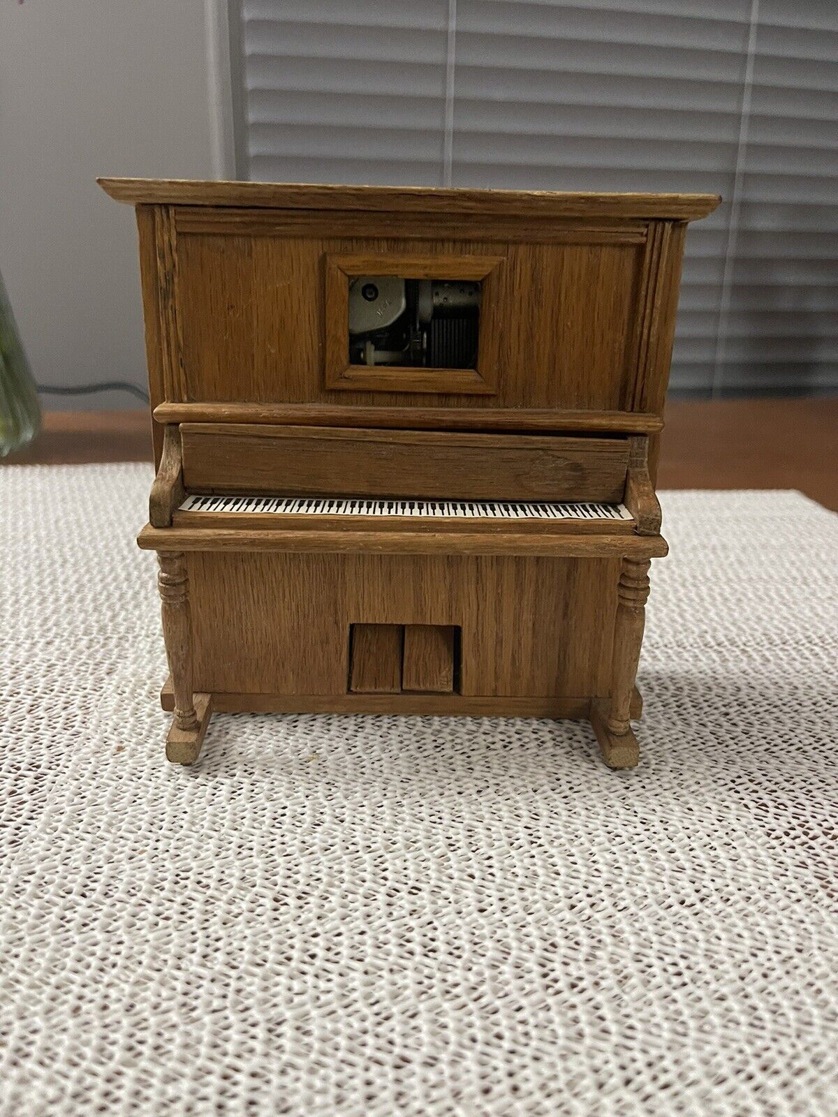 Vintage made in Japan wooden piano music box, plays the entertainer , 5X 5