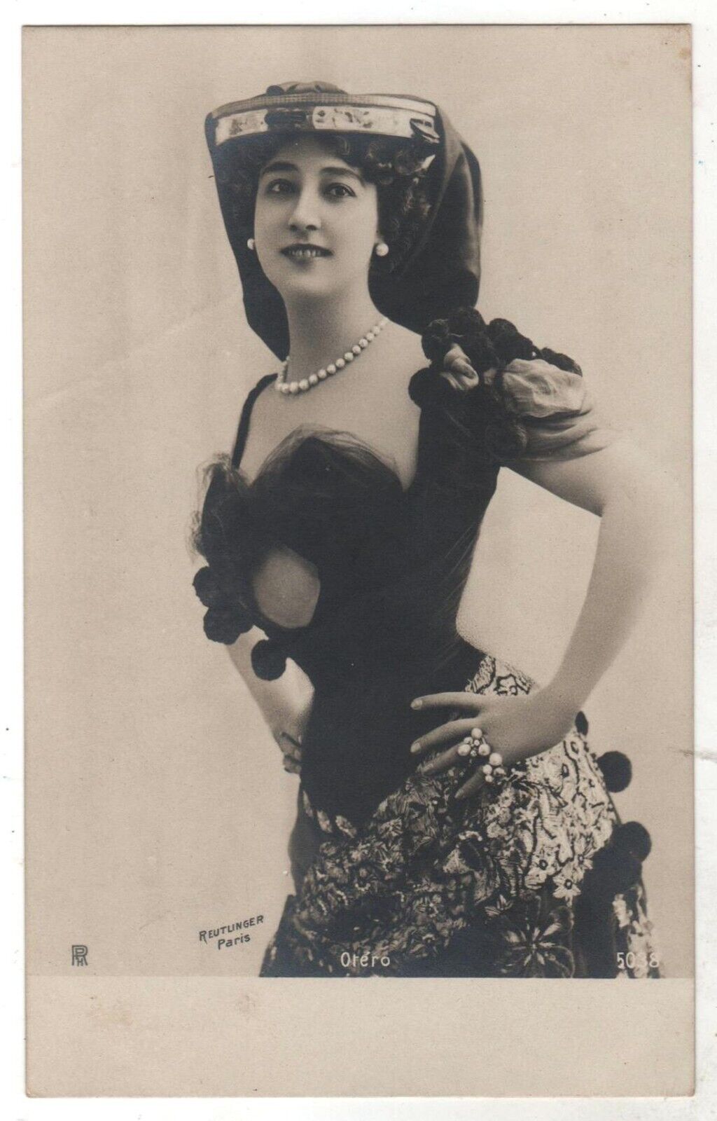 Antique Postcard Charming Caroline Otero French singer dancer ART Old Russian