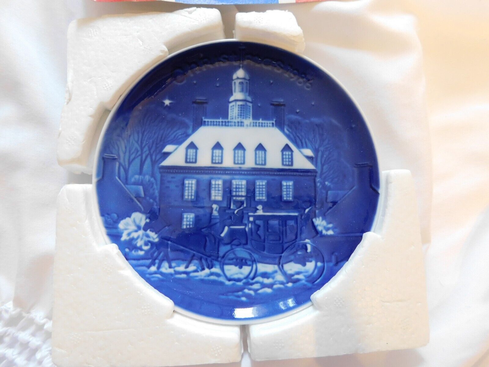 Royal Copenhagen Christmas In America Williamsburg House Porcelain Plate 1986