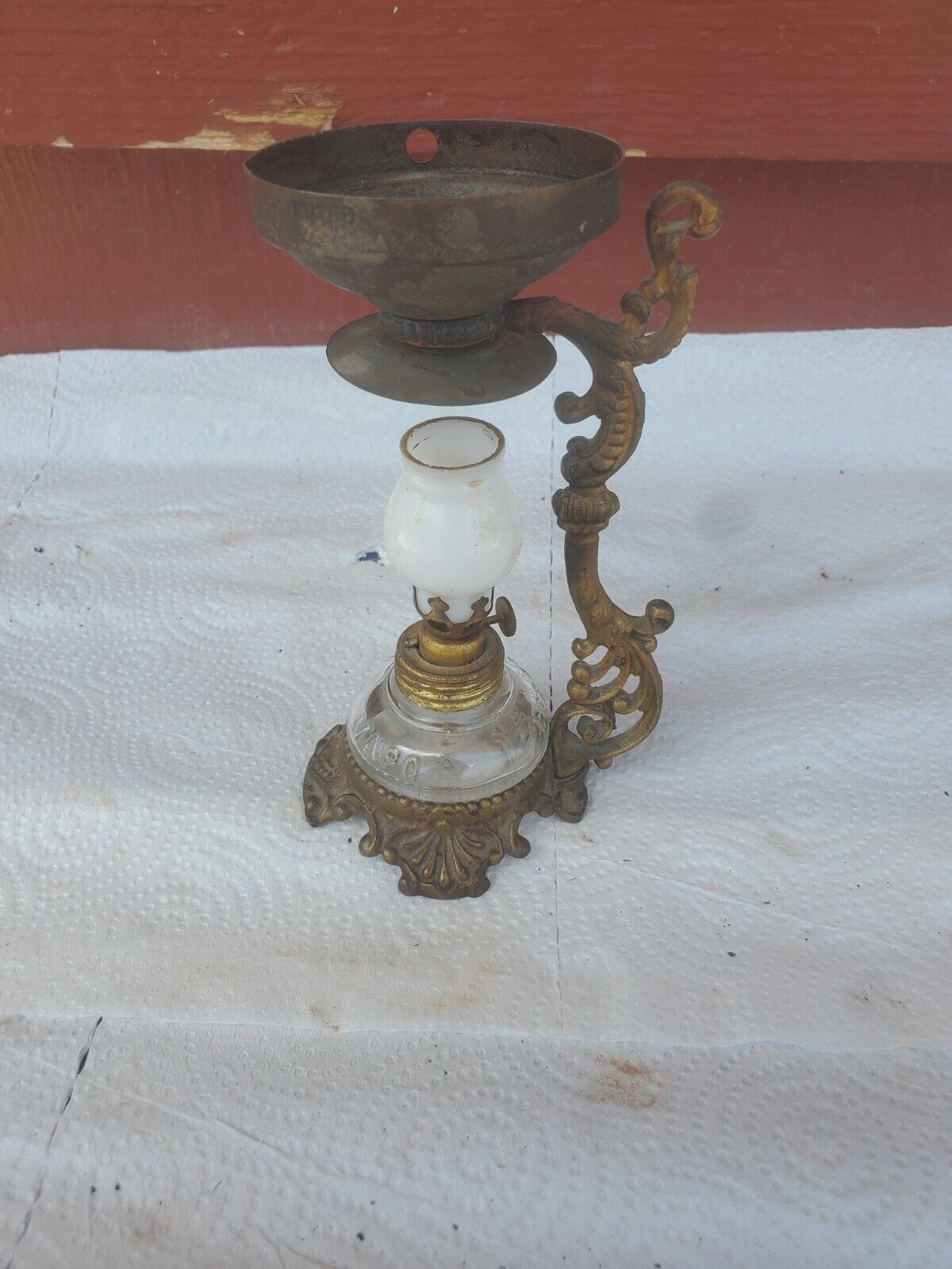 Small  Cresolene Kerosene Lamp 6-1/4\