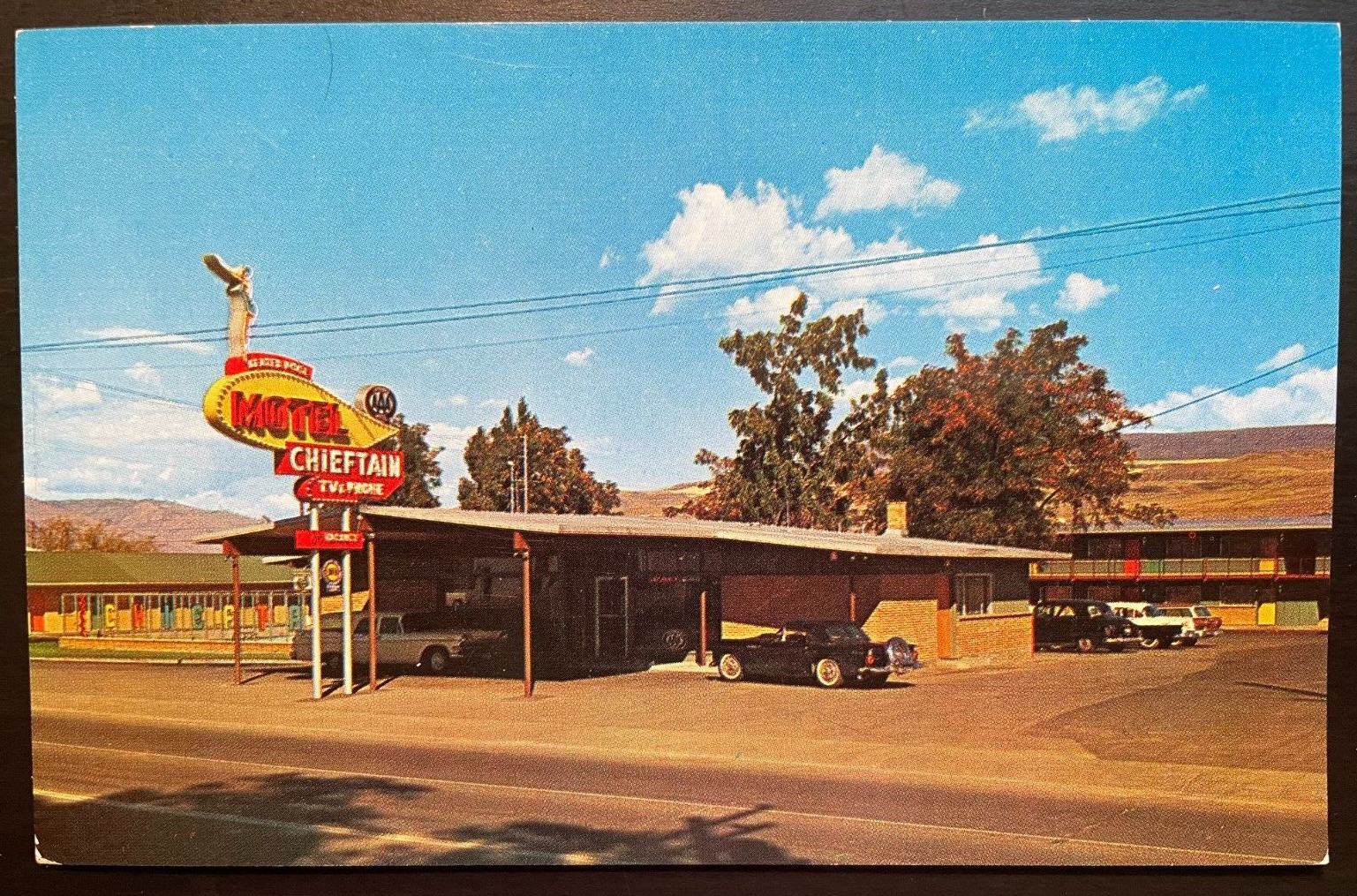 Vintage Postcard 1979 Motel Chieftan, Wenatchee, Washington