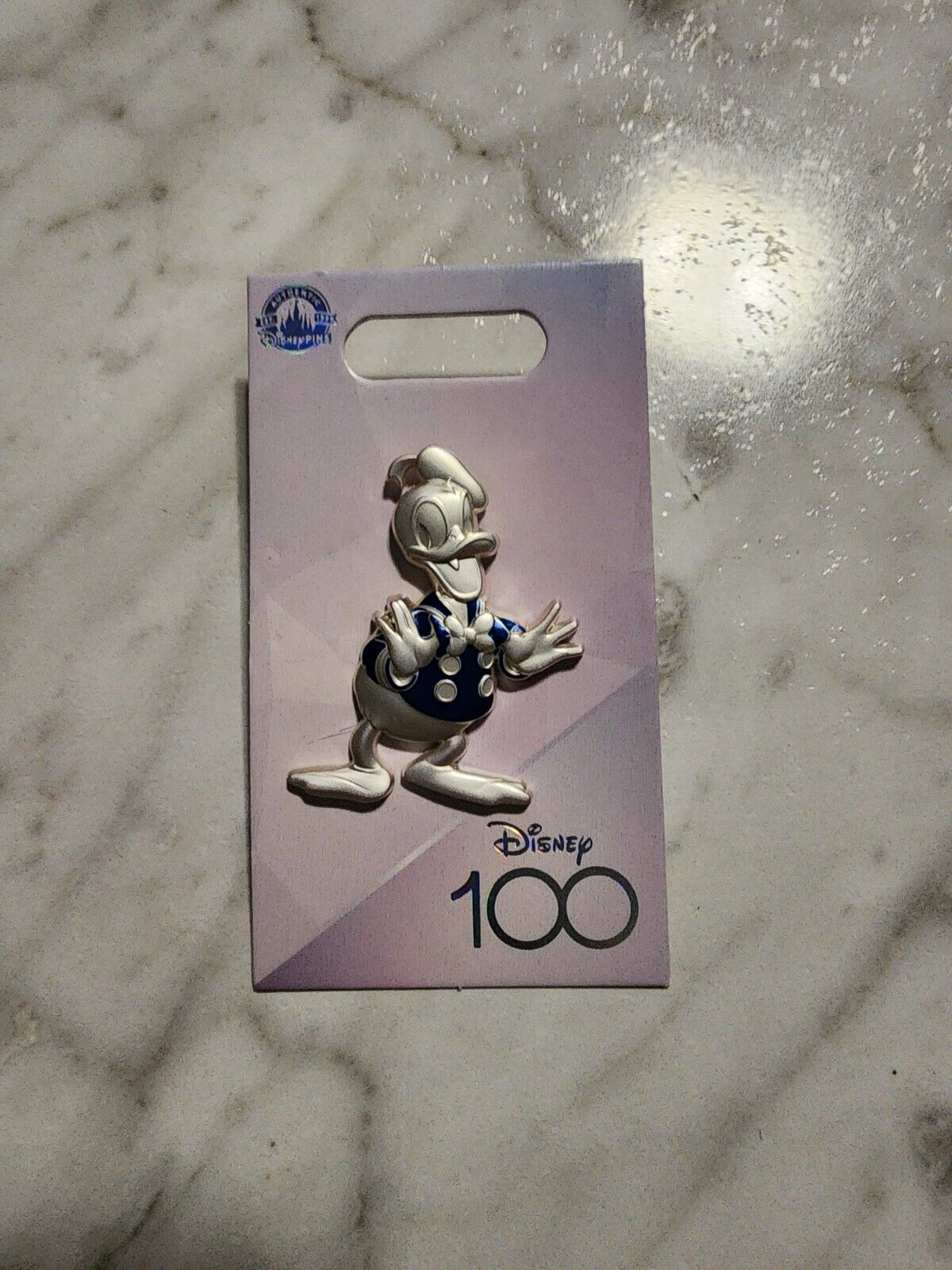 HTF-2023 Disney100 Bas-Relief 3D Blue Donald Duck Disney 100 Platinum Pin & Card