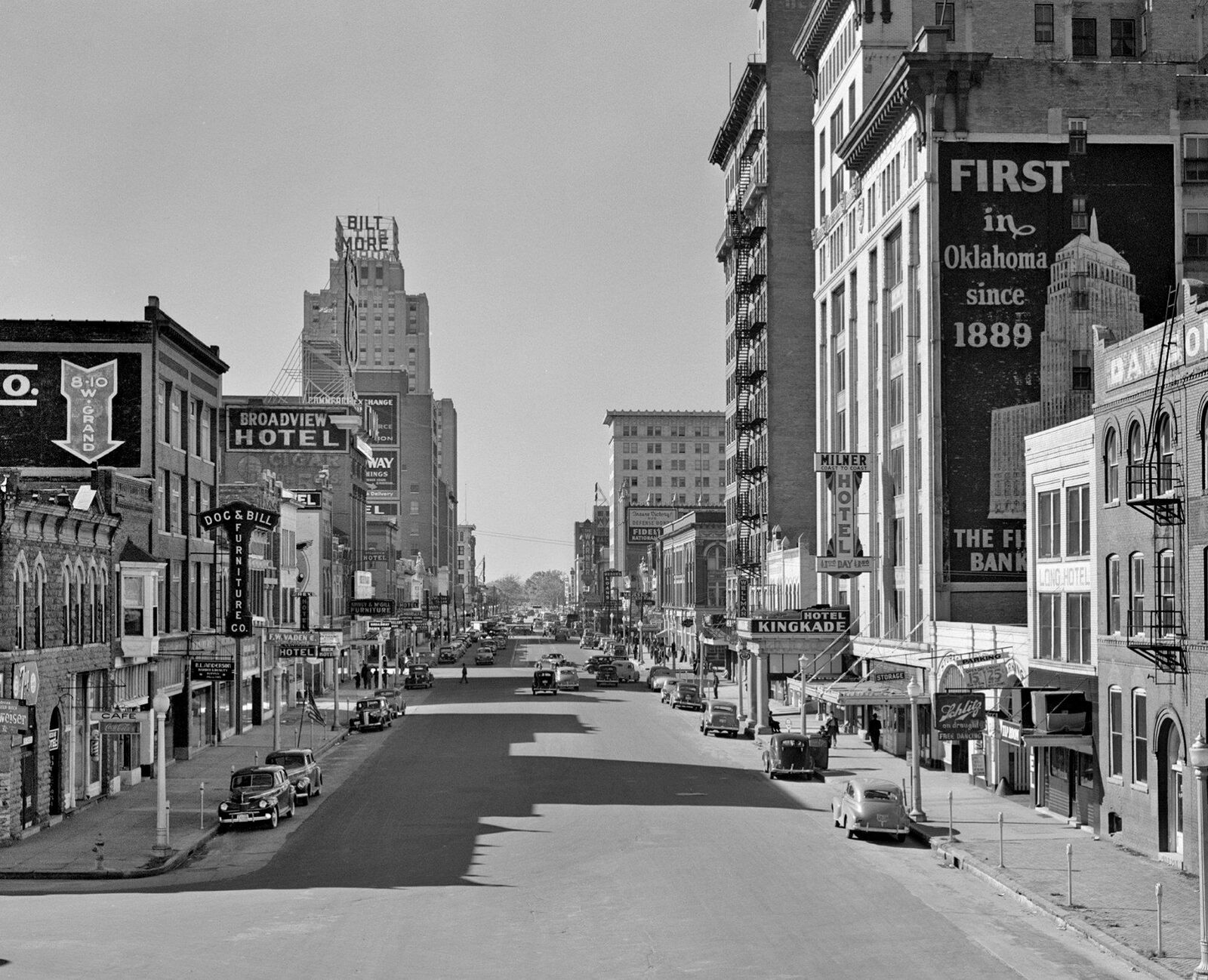 1942 OKLAHOLMA CITY Street Scene Photo (226-P)