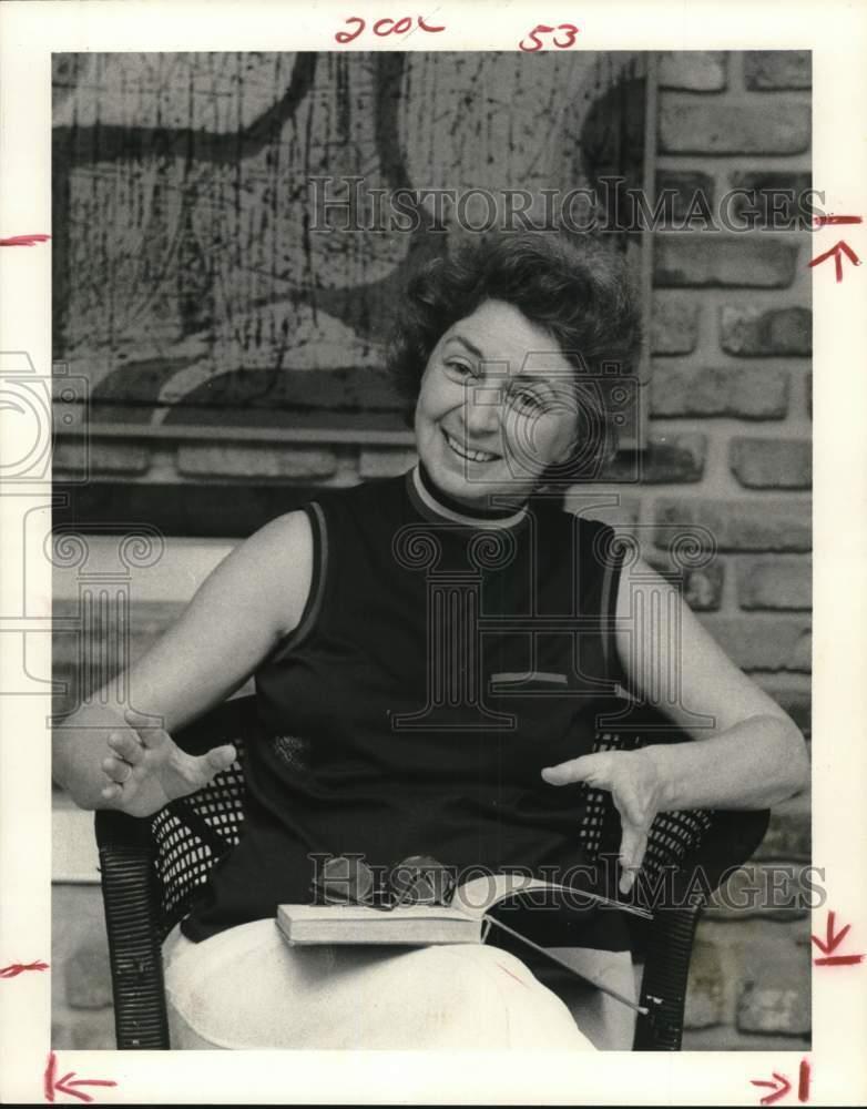 1974 Press Photo Grace Cali, former secretary to late Paul Tillich, theologian