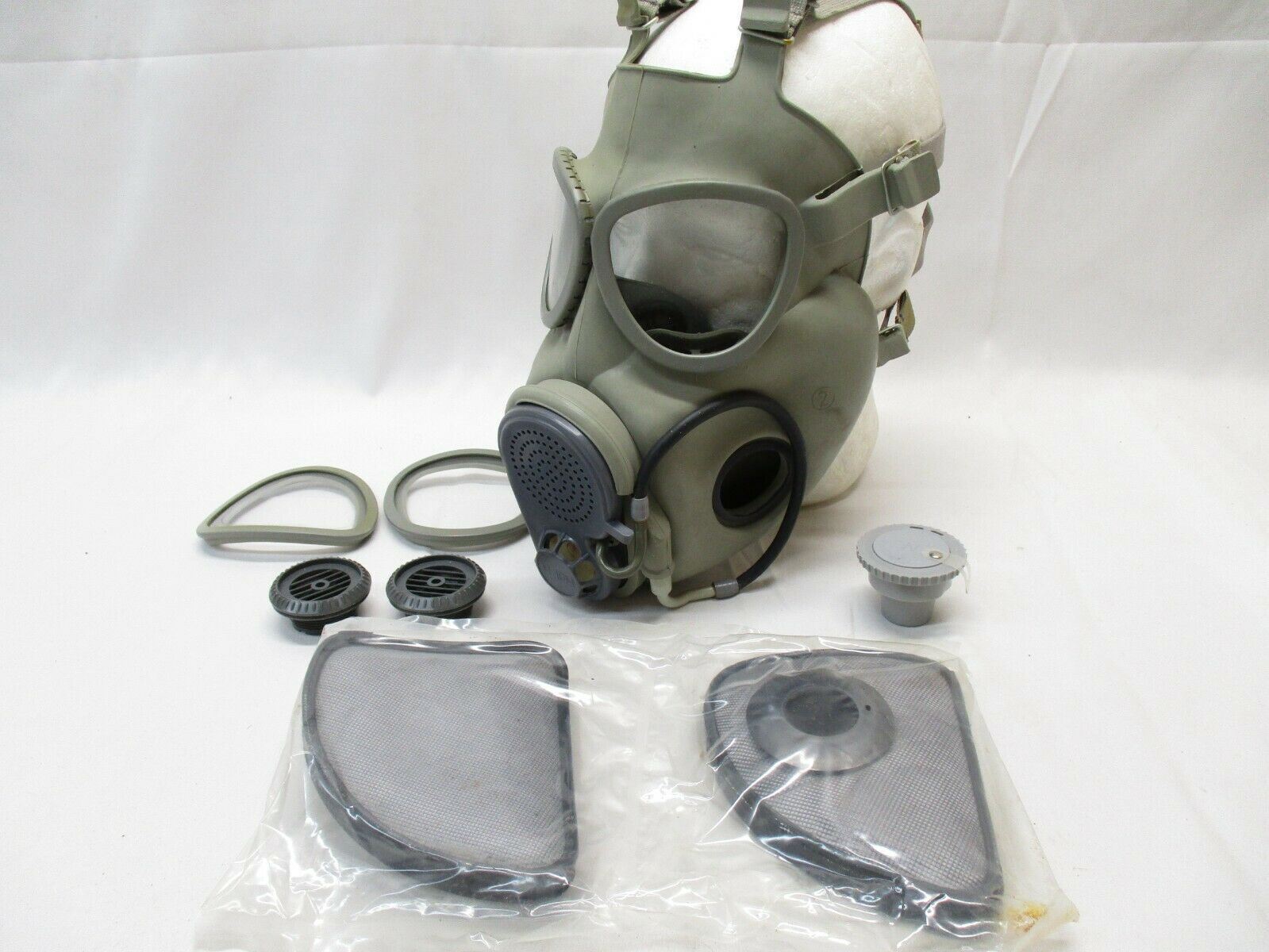 ARMY Czech Military M10M Gas Mask w. Drinking Tube-Full Face NBC Respirator