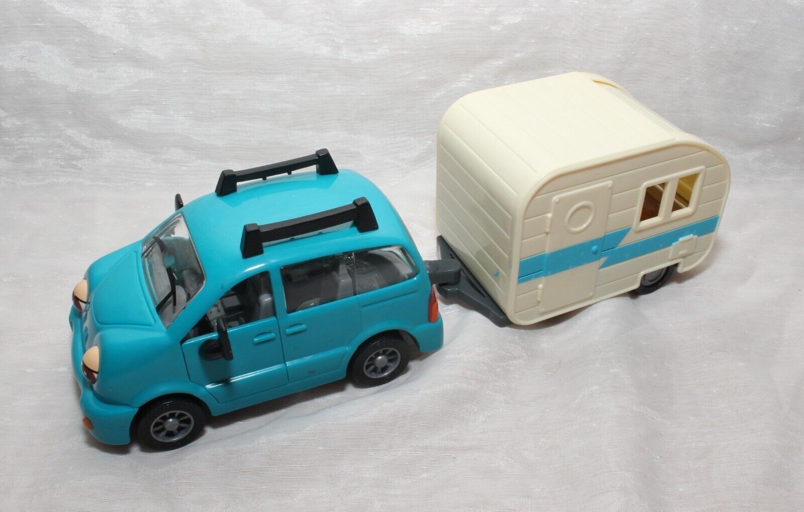 Chevron Cars Maria Minivan Hap e. Camper #39 #40
