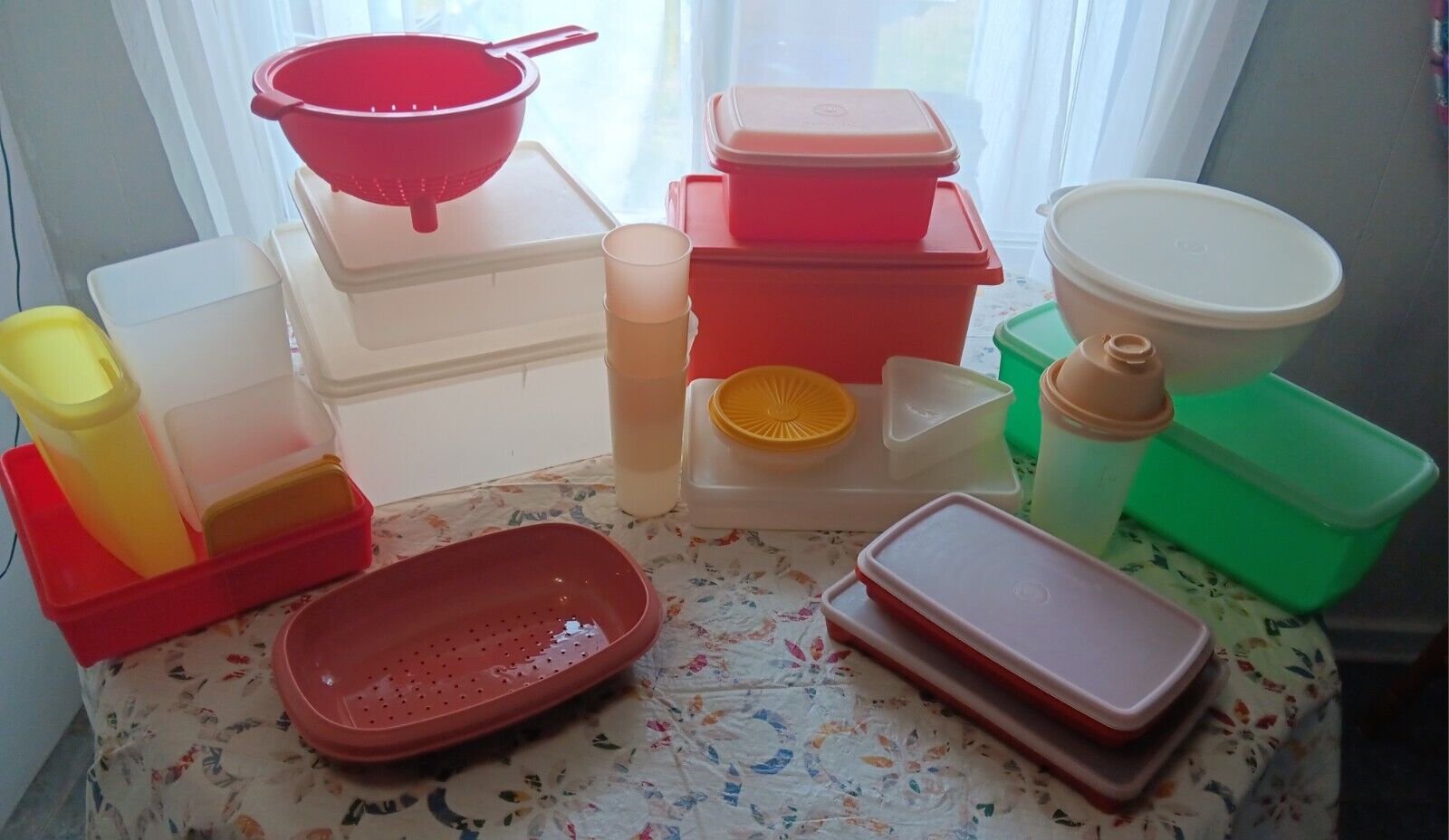 Large Vintage Tupperware Lot Over 20 Storage Containers W Lids All Sizes