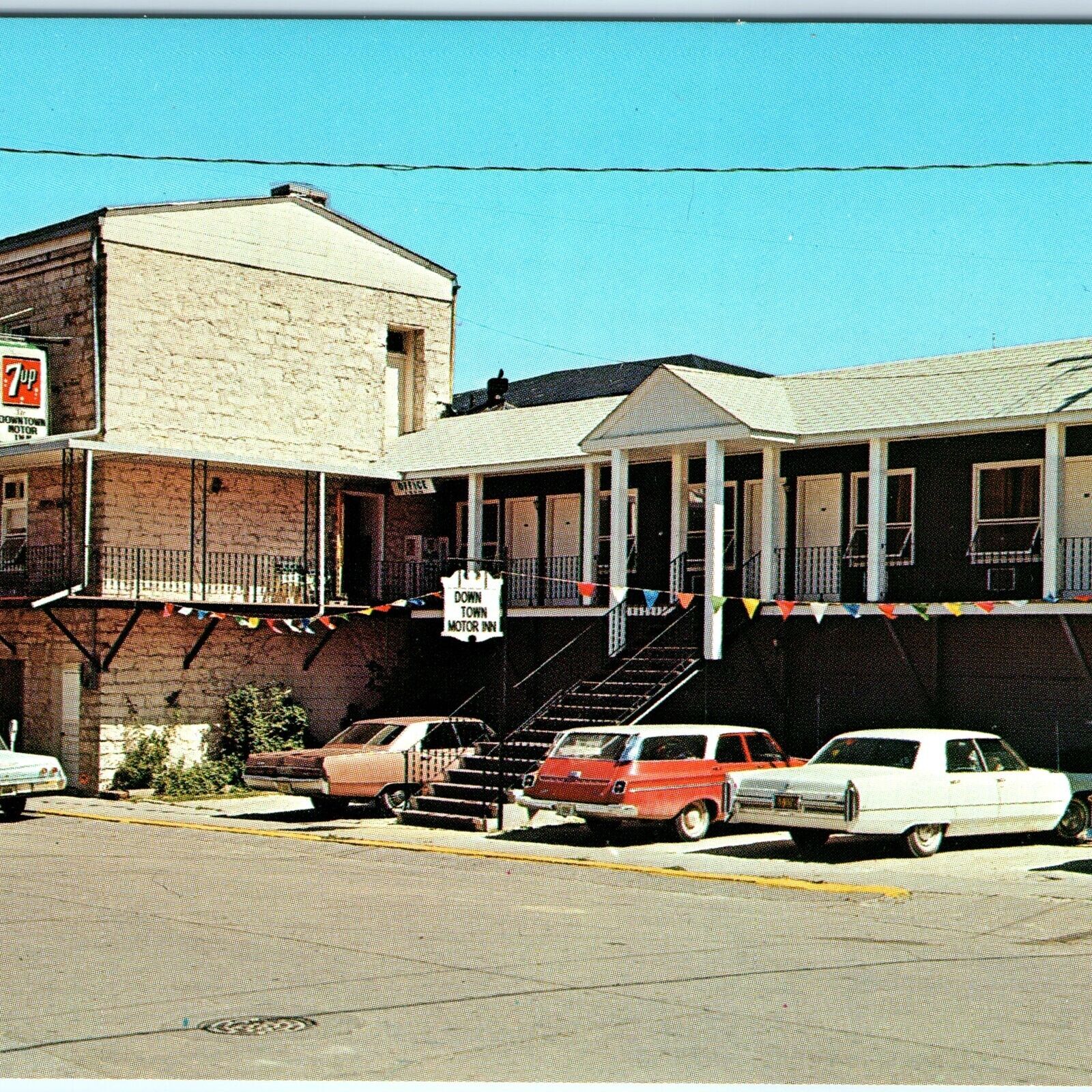 c1960s Elkader, IA Down Town Motor Inn Motel Chrome Photo PC Cars 7up Sign A152