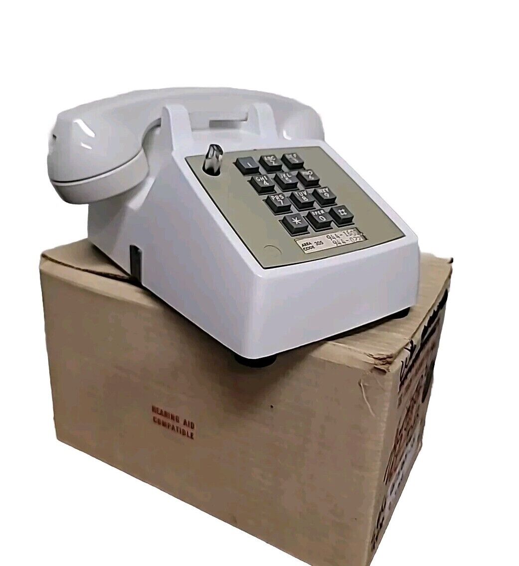 Vintage Western Electric 2515BM desk phone telephone 12-button touch tone white