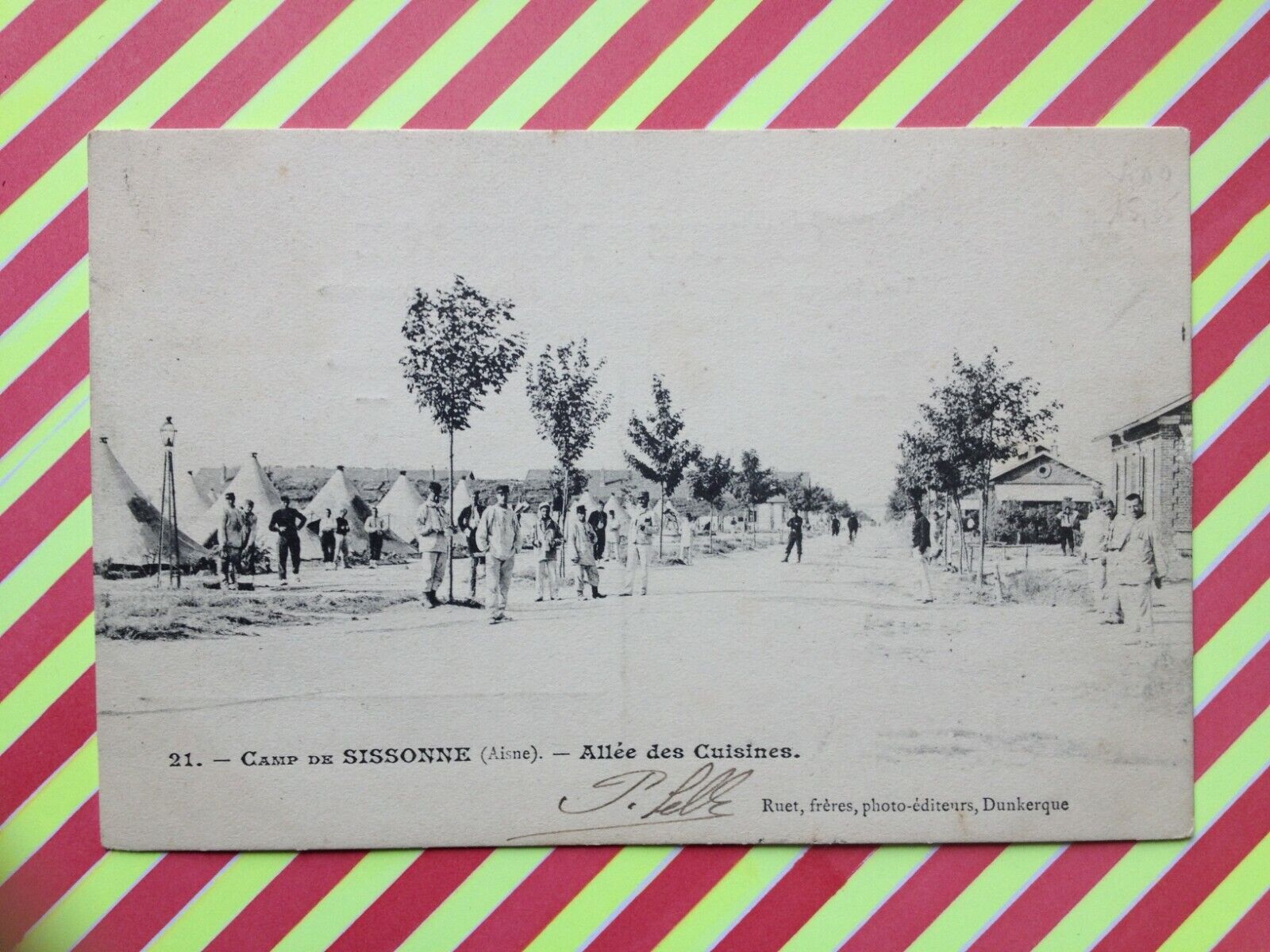 1905 CPA SISSONNE MILITARY CAMP Aisne SOLDIERS KITCHEN AISLE