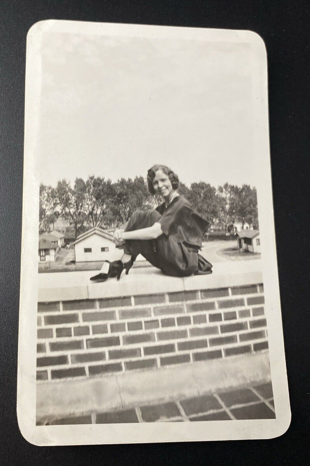 1920s Beautiful Young Woman Smiling Posing Rooftop Fashion Original Photo P12n2