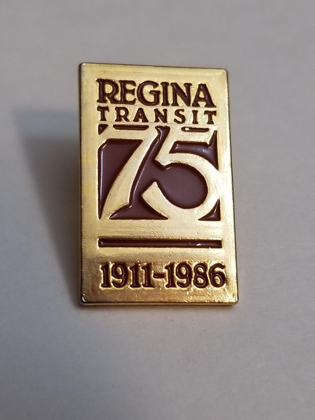 Regina Transit 75 Years 1911 1986 Saskatchewan Lapel Pin 4530