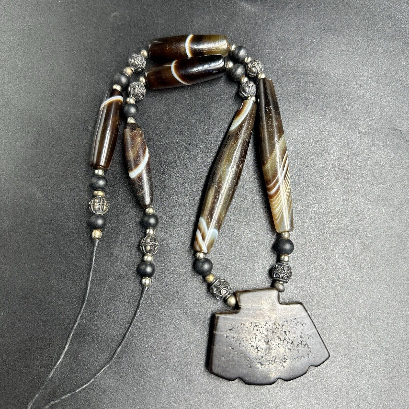 Ancient Natural Rare Tibetan Banded Dzi Agate Beautiful Unique Found Amulet neck