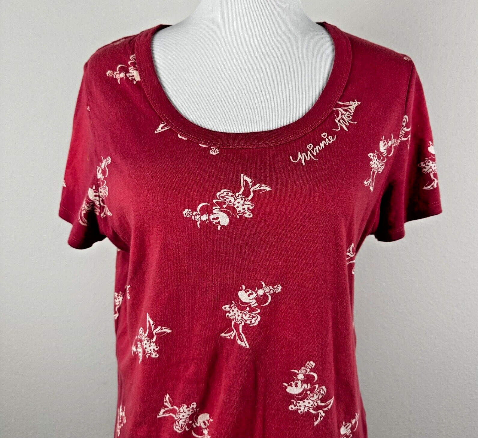 Disney Womens Top Minnie Mouse Graphics Short Sleeve Shirt Scoop Neck Red Size M