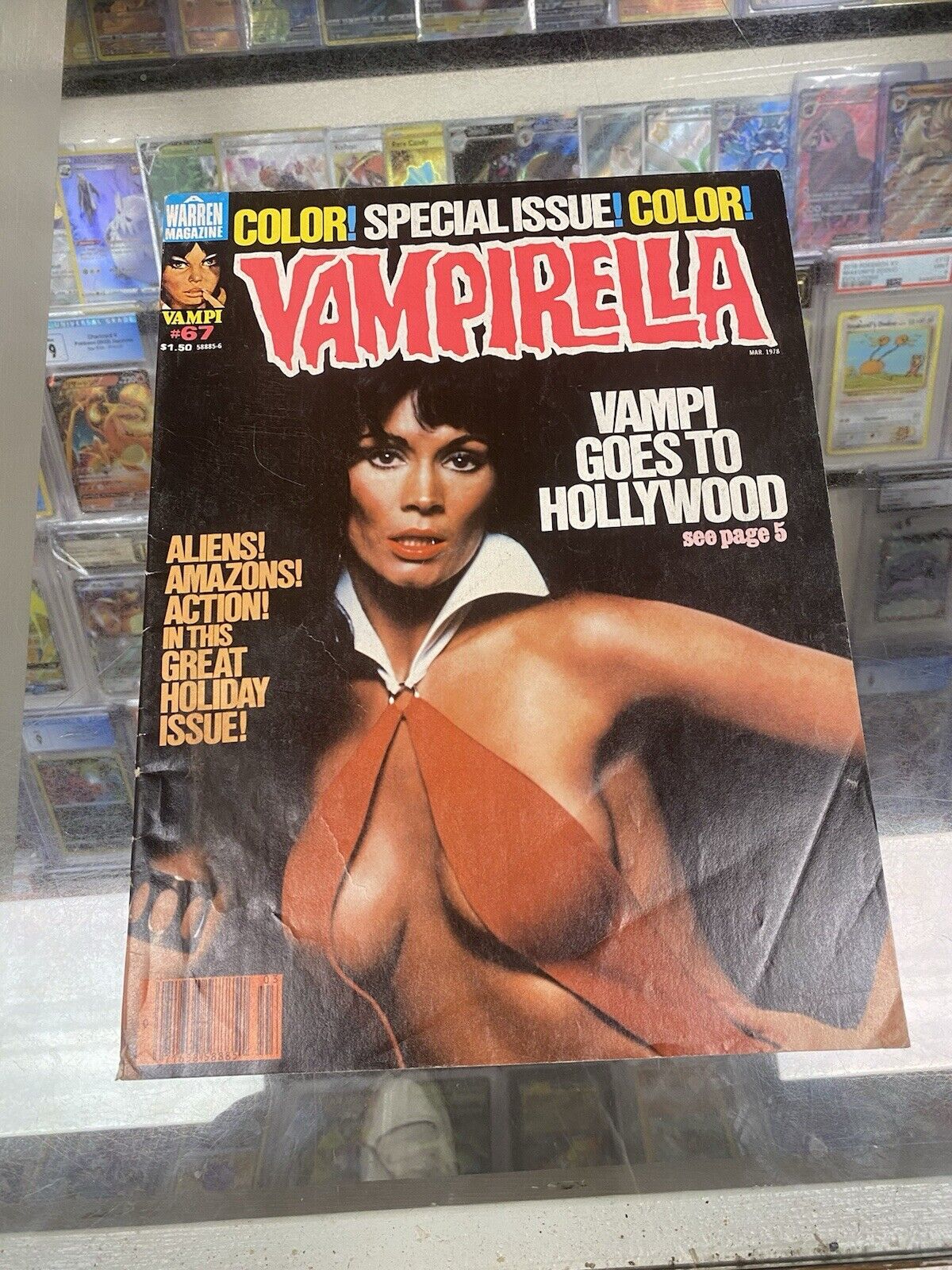 VAMPIRELLA #67 (1978) Warren B&W & color horror comics magazine