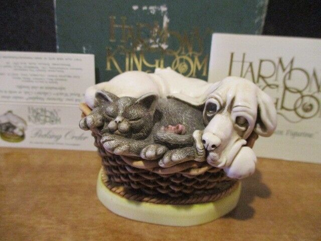 Harmony Kingdom Pecking Order Inf W/Turtle Dog Cat Mouse UK Made Box Figurine