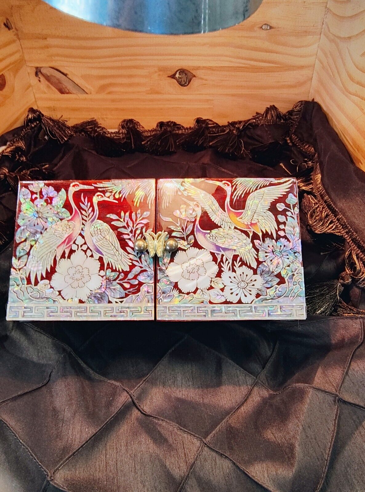 Red Laquer Mother of Pearl inlaid Cranes Split Jewelry Box South Korea Very Good