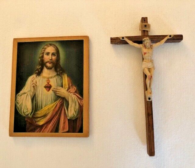 Lot of 2 -1940's Vintage Wooden/Resin Crucifix & Wooden Jesus Christ Plaque