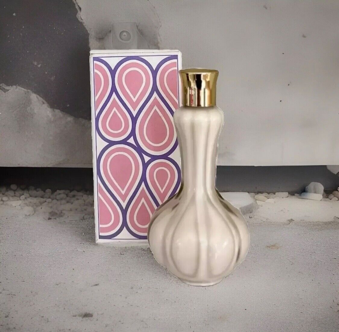 Vintage Avon Dew Kiss Decanter Under Make Up Moisturizer Jar w/Box Collectible