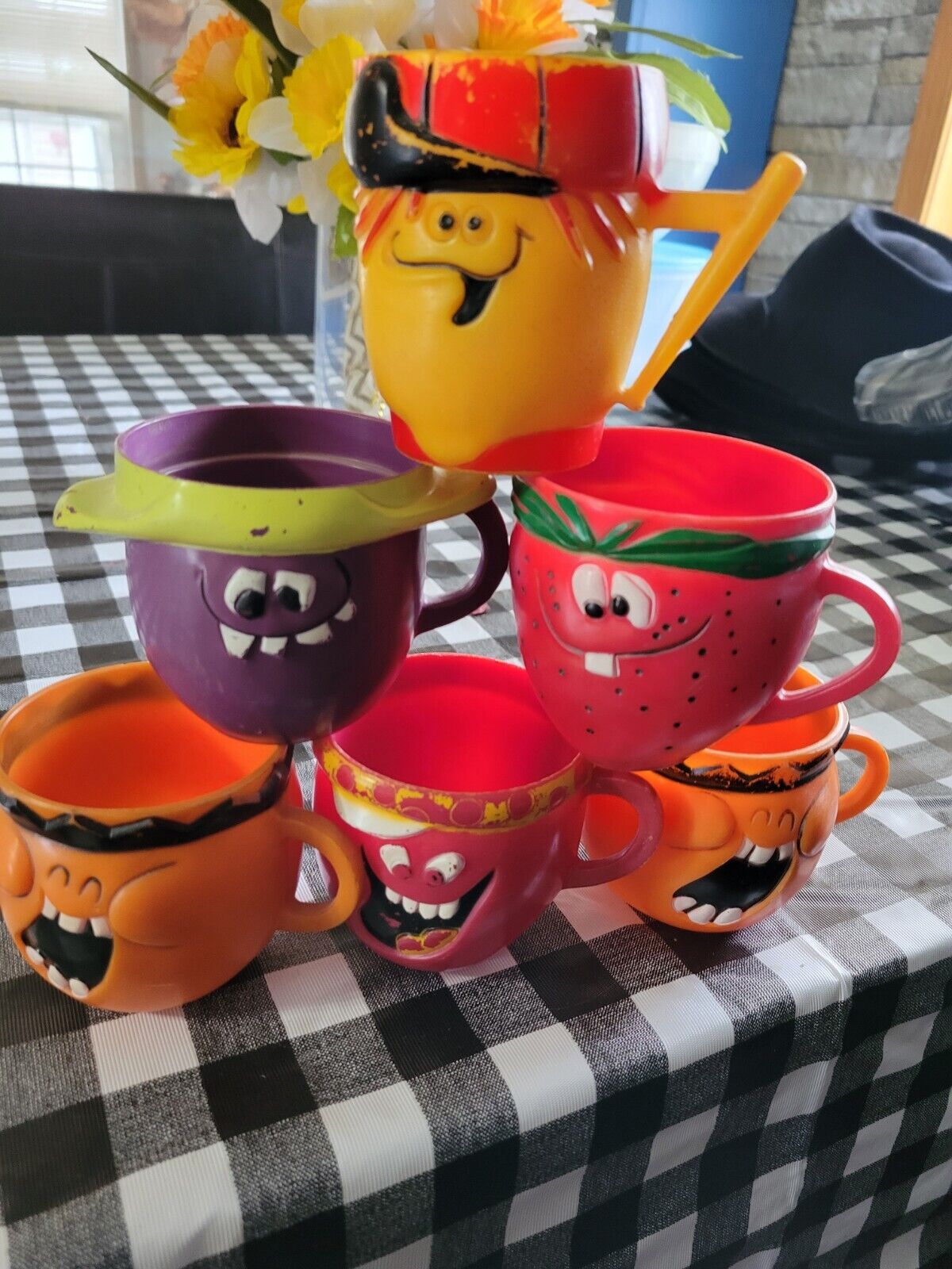 6 Pillsbury Funny Face Goofy Grape Collectible Mugs