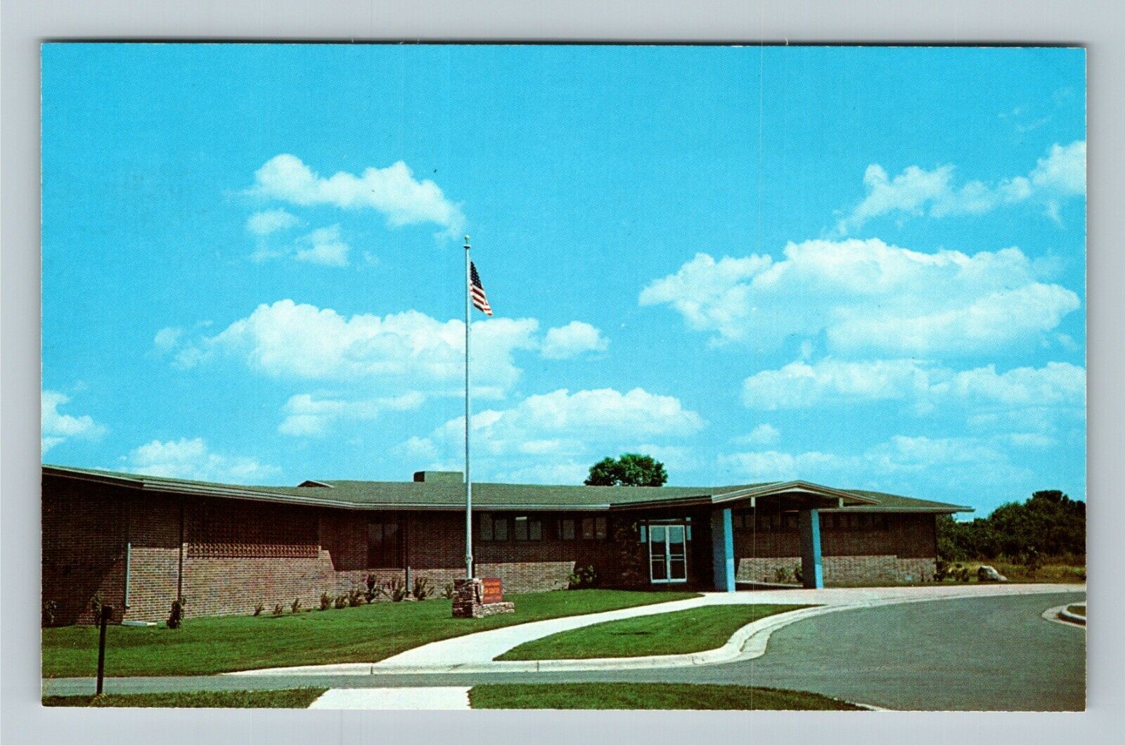 Pipestone MN-Minnesota, Visitors Center, Cultural Center, Vintage Postcard