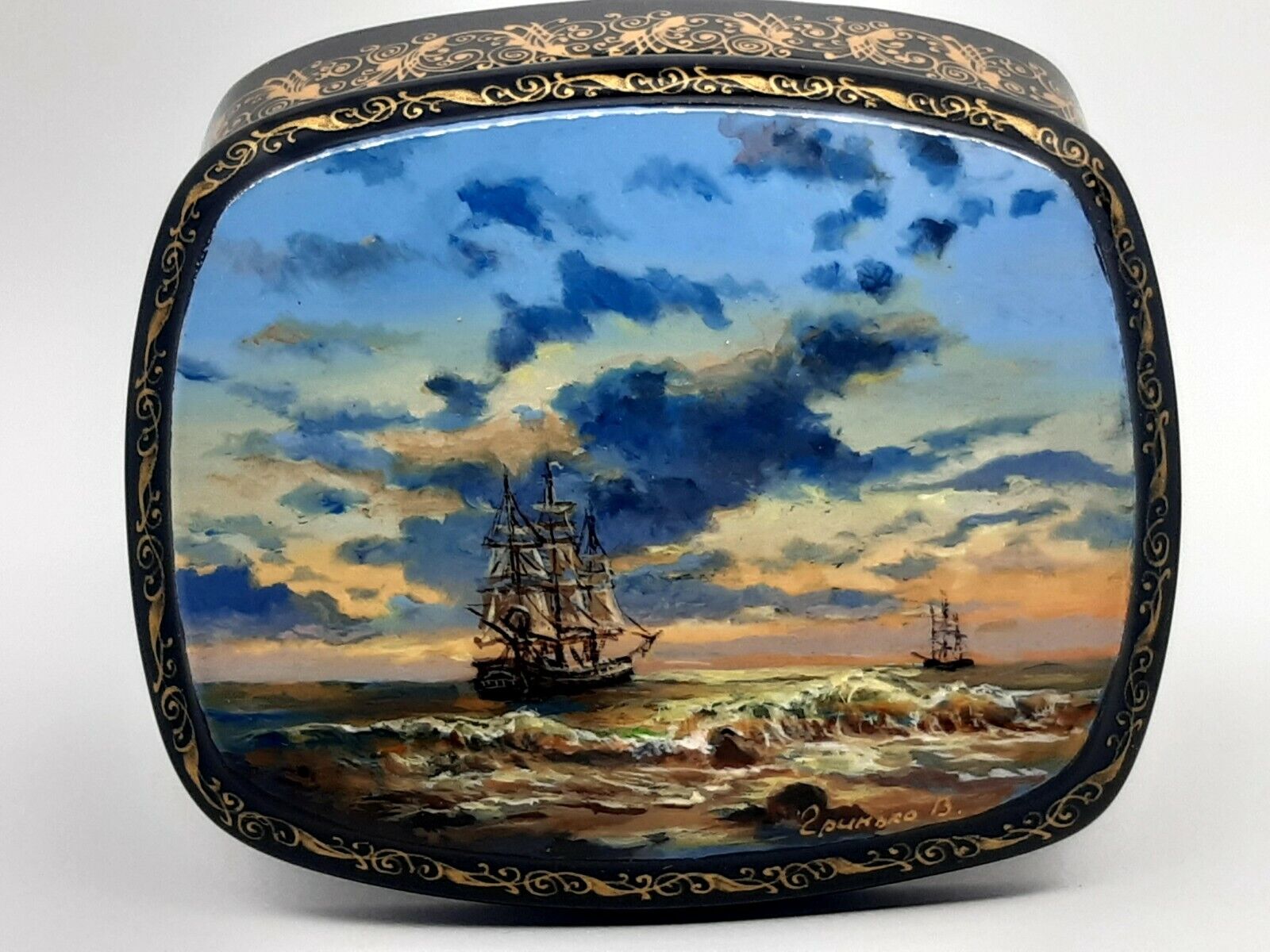 Seascape Ukrainian lacquer miniature box “Ship in the sea” by artist Grinko
