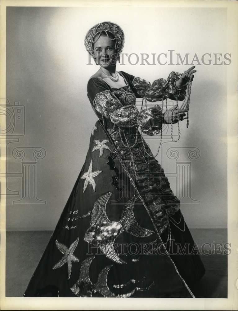 1950 Press Photo Anne Schuchard, Fiesta Beauty Queen - saa89403