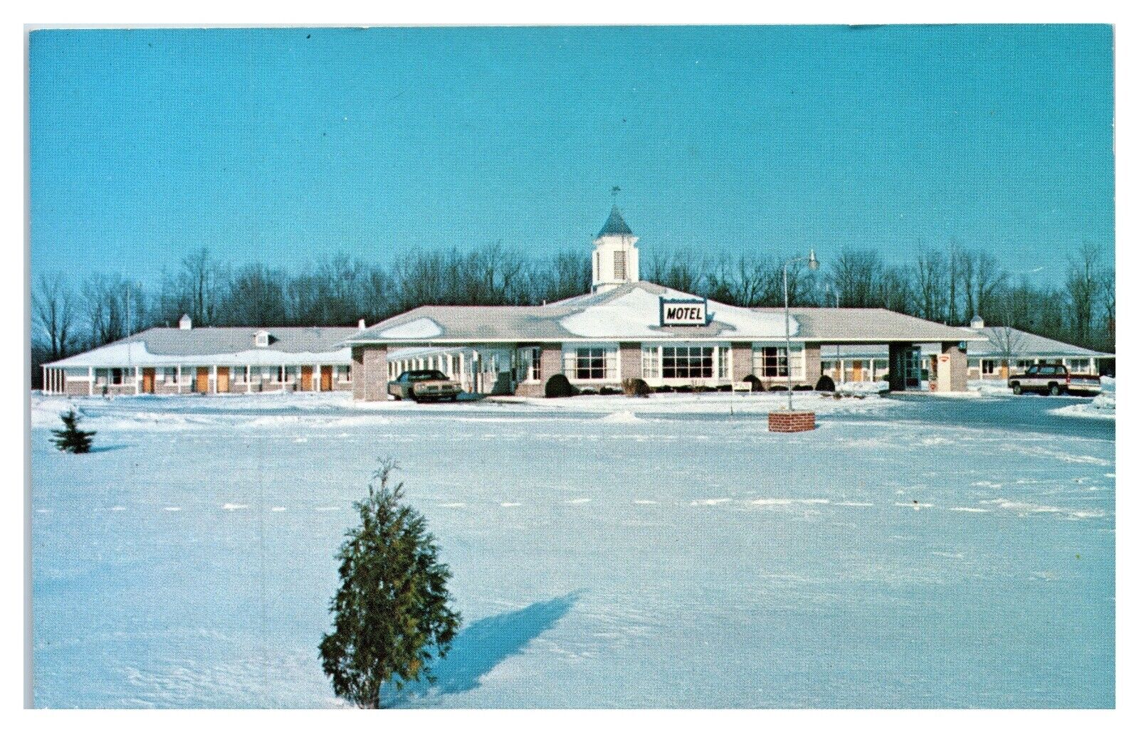 Postcard - Star-Lite Motel in Auburn Indiana in Winter