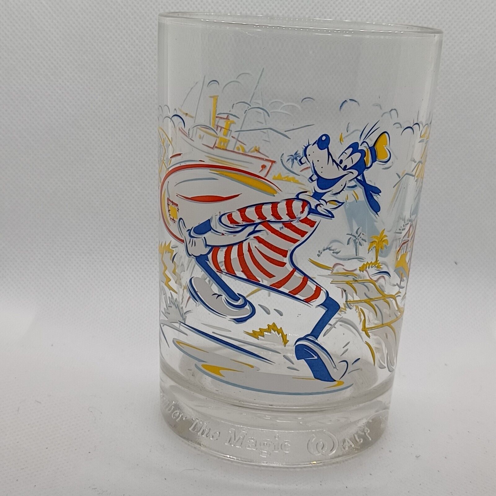 Vintage Walt Disney World 25th Anniversary Remember Magic Goofy Beach Cup Glass