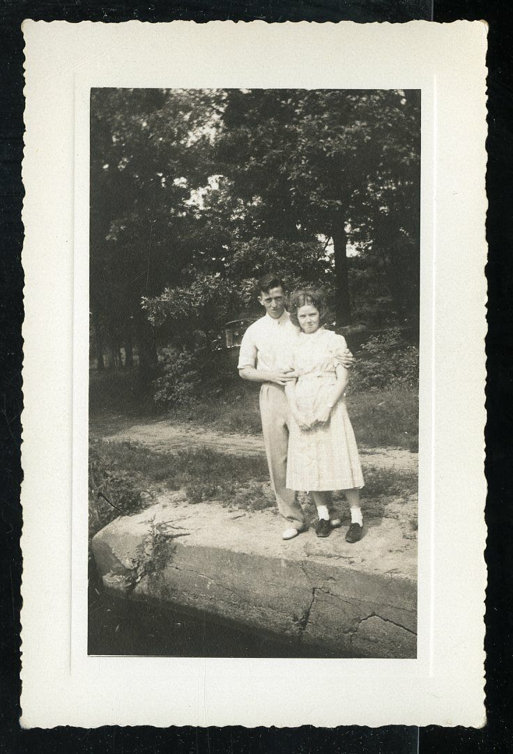 Vintage Photo YOUNG COUPLE LAKESIDE GREENWOOD LAKE, NY Early Americana 1940\'s