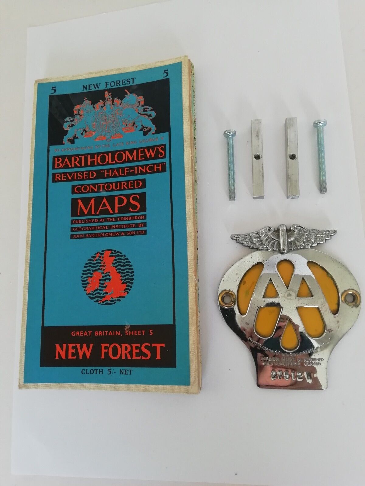 AA MOTORCYCLE SMALL BADGE no 27512W 1956-67,NEW FIXINGS & VINTAGE CLOTH MAP.