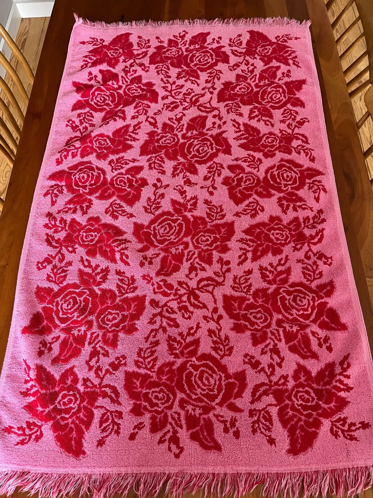 Vintage Callaway Bath Towel Red Pink Roses 1960s 1970s 40.5 x 2” Sculpted Fringe