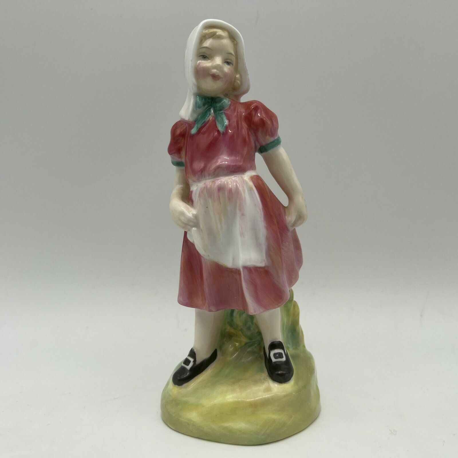 Retired Authentic Royal Doulton Figurine Jill HN 2061 Nursery Rhyme Series MINT