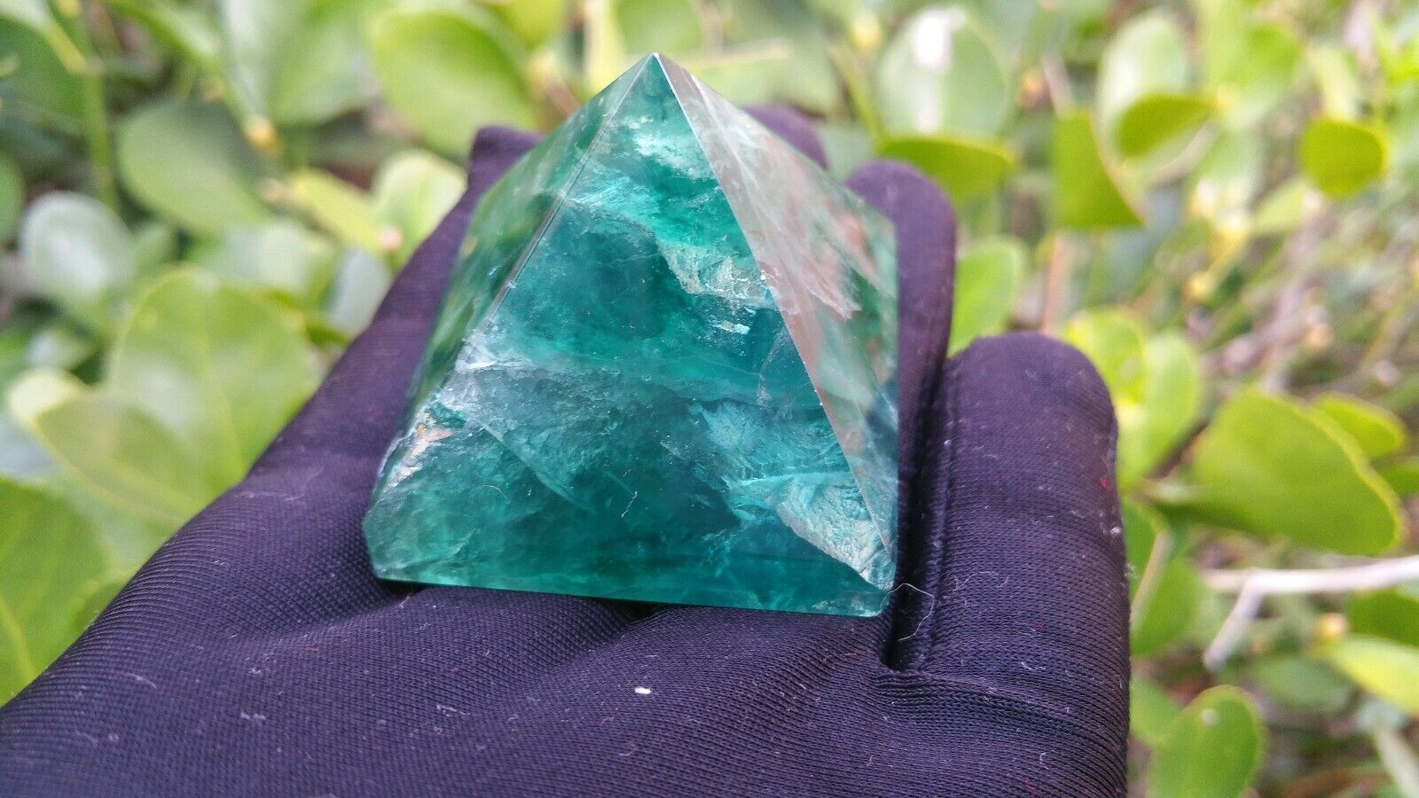 TOP   76G   beautiful Natural fluorite Crystal PYRAMID    251