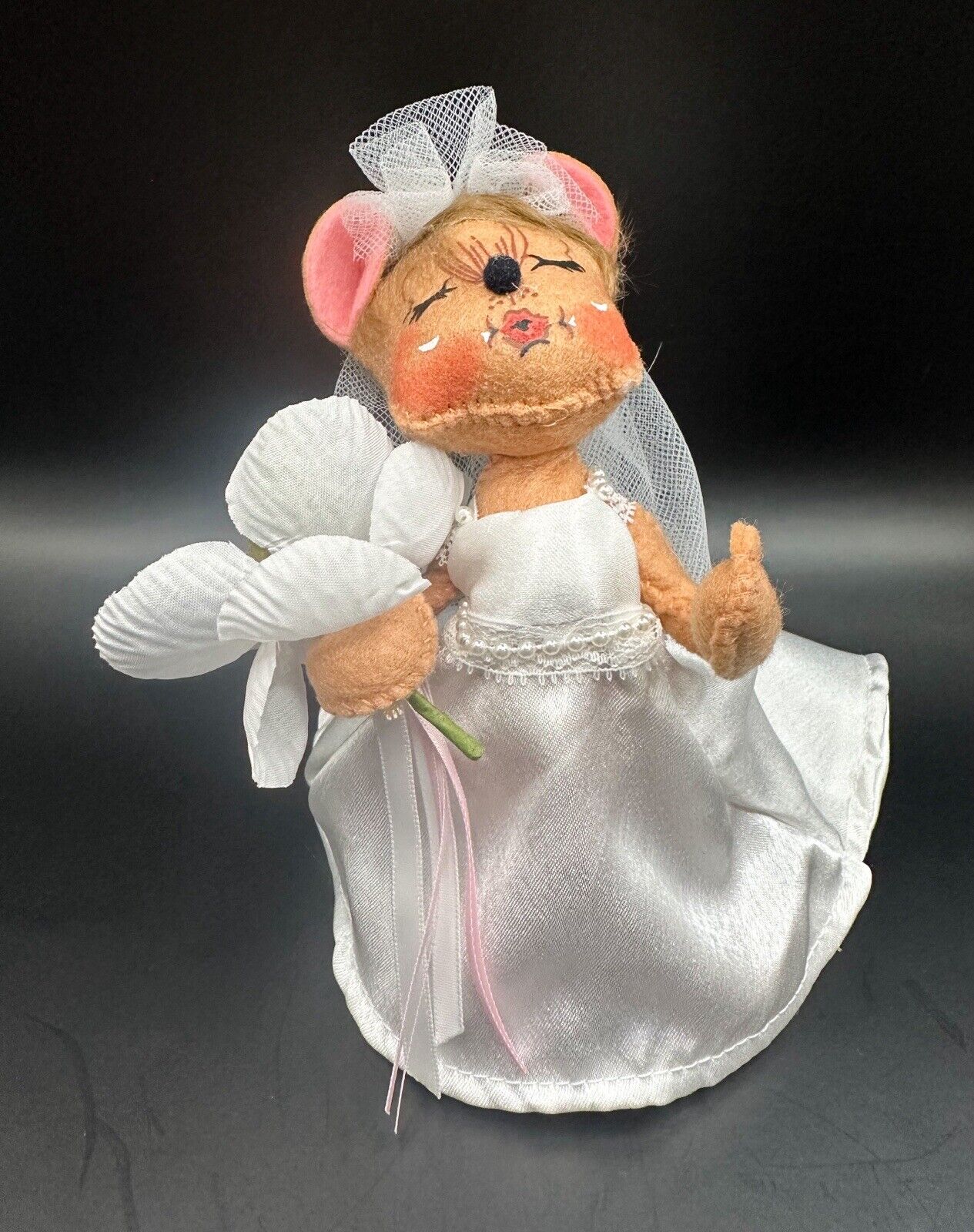 Annalee Wedding Mouse 6”  Bride Holding Bouquet 251712 2012