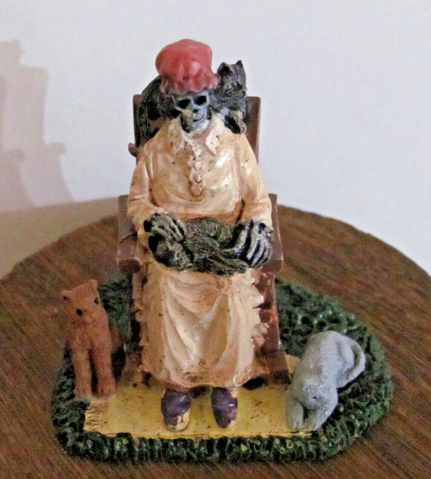 Lemax Spooky Town Figurine - Former Cat Lady #62428