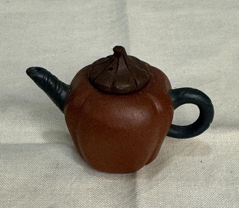 Minature Chinese Yixing Zisha Clay Handmade Exquisite Teapot