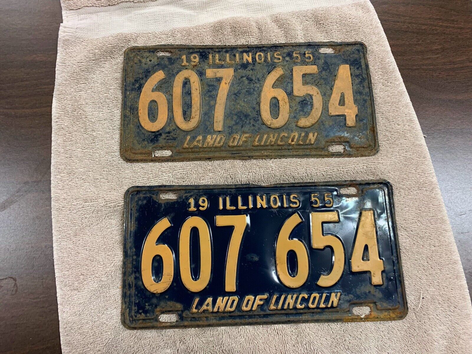 Vintage Illinois Plates (3 Sets- 6 Plates) 1955, 1956 And 1957 All 607 654 Plate
