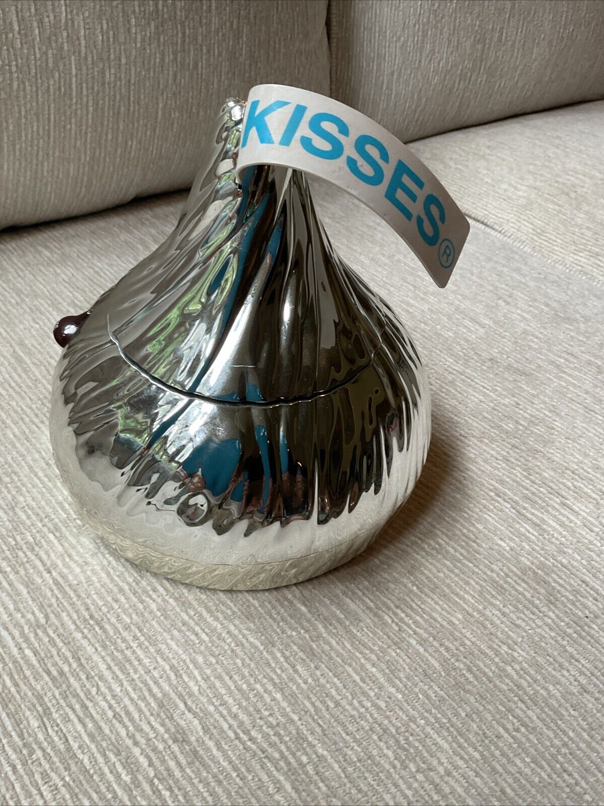Hershey’s Kiss Vintage 2004 Musical Candy Jar Dish Plays 3 Songs Collectible