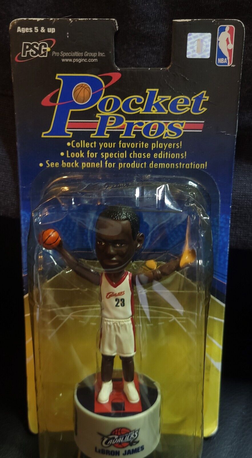 LEBRON JAMES 2003 Rookie Year POCKET PROS CLEVELAND CAVALIERS FIGURE NEW #23