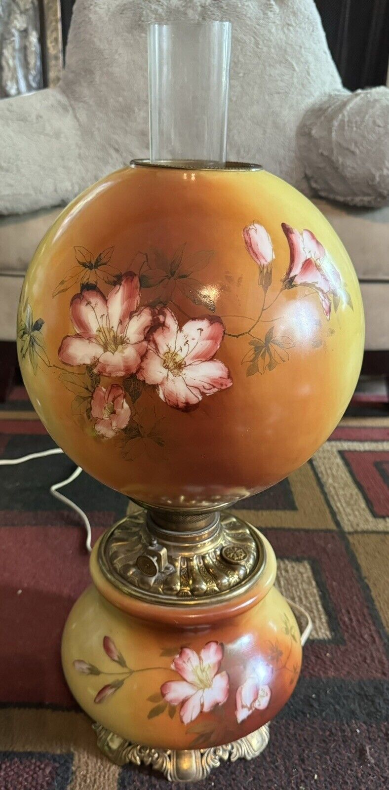 Vtg Gone With The Wind Globe Lamp White/Pink Flower Hand Painted Electric Nice