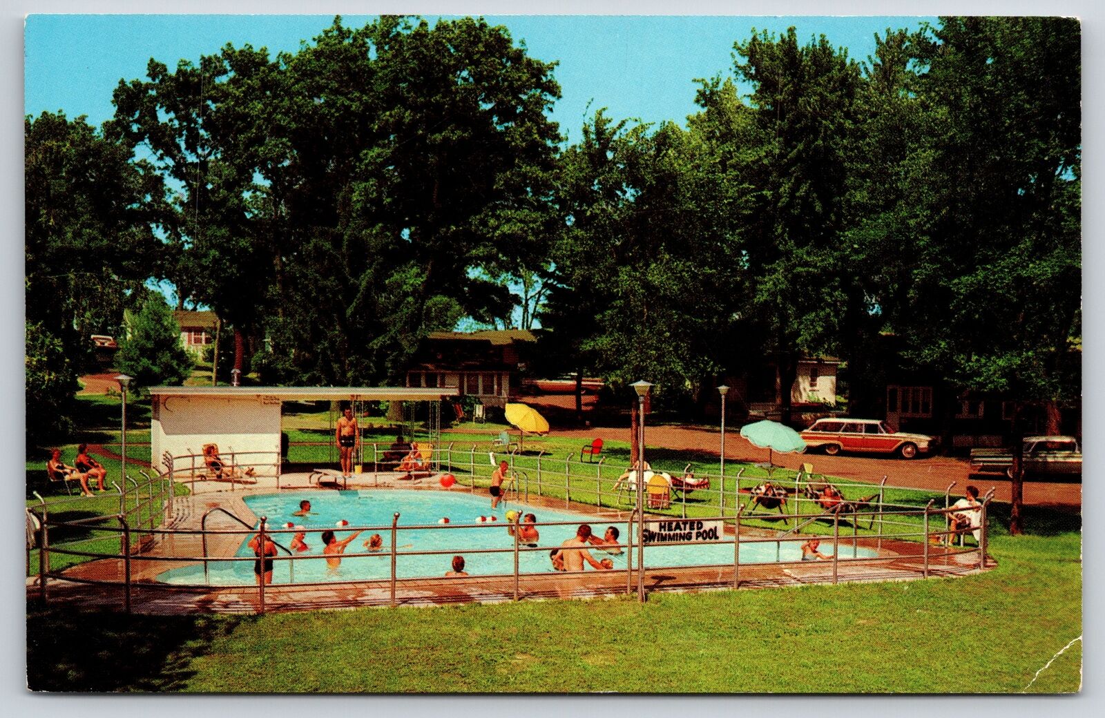 Roadside~Wisconsin~Black Oaks Motel Pool Scene~Dells Photo Service Vintage PC