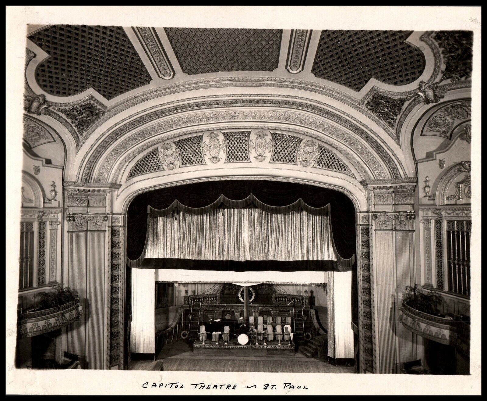 Play Entrance Vaudeville CAPITOL Theater ORIGINAL 1920s ST PAUL ORIG Photo 524
