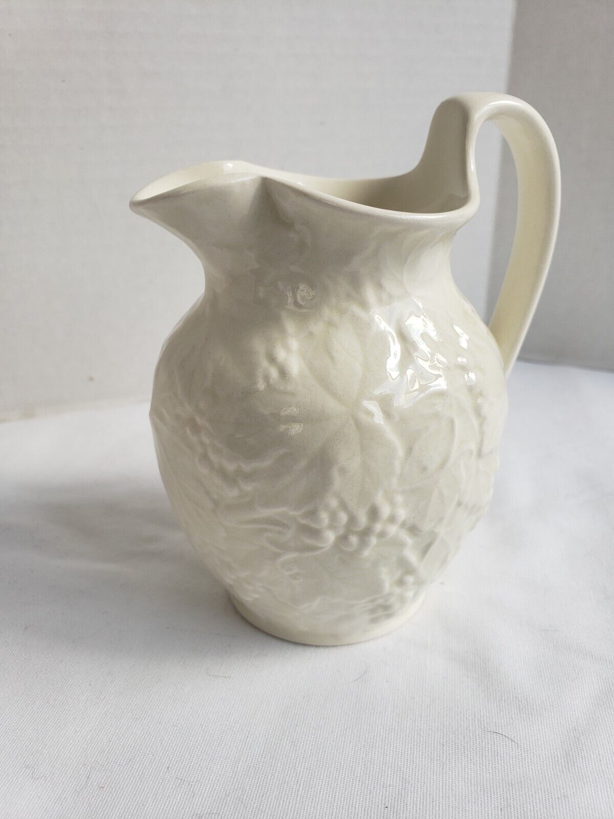 Vintage Wedgwood Cream white Barlaston Etruria pitcher grapevines 5 inch #CC
