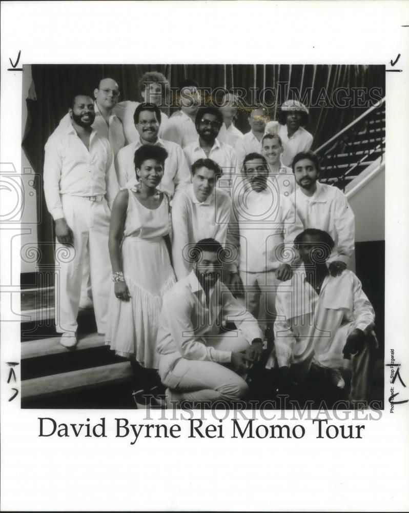1990 Press Photo David Byrne & Rei Momo 14 Piece Band Tour Together - orp11357