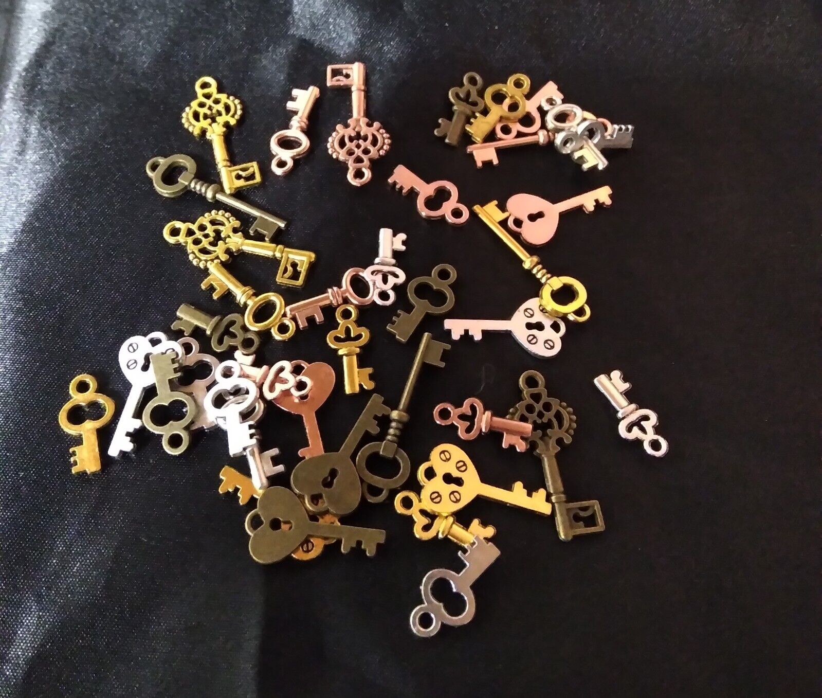 Miniature Crafting Keys, Antique Look, 39 Pieces, Various Sizes, Jewelry, Craft