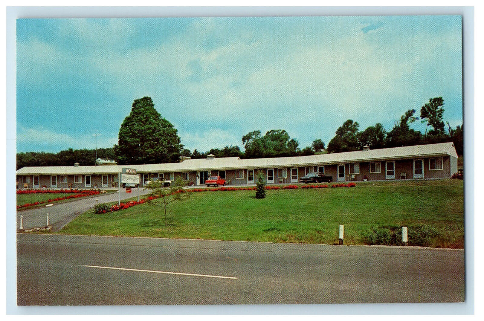 c1960s Morpheus Arms Motel Stockbridge Massachusetts MA Vintage Postcard
