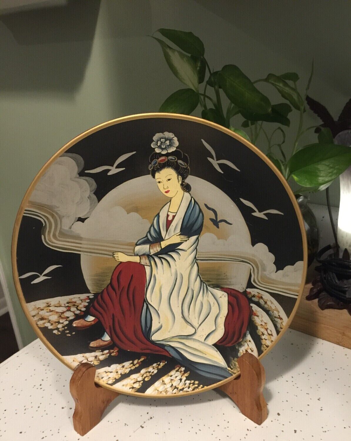 VTG ORIENTAL ASIAN CHINESE GEISHA DECORATIVE PLATE HAND PAINTED DOMESTICATIONS
