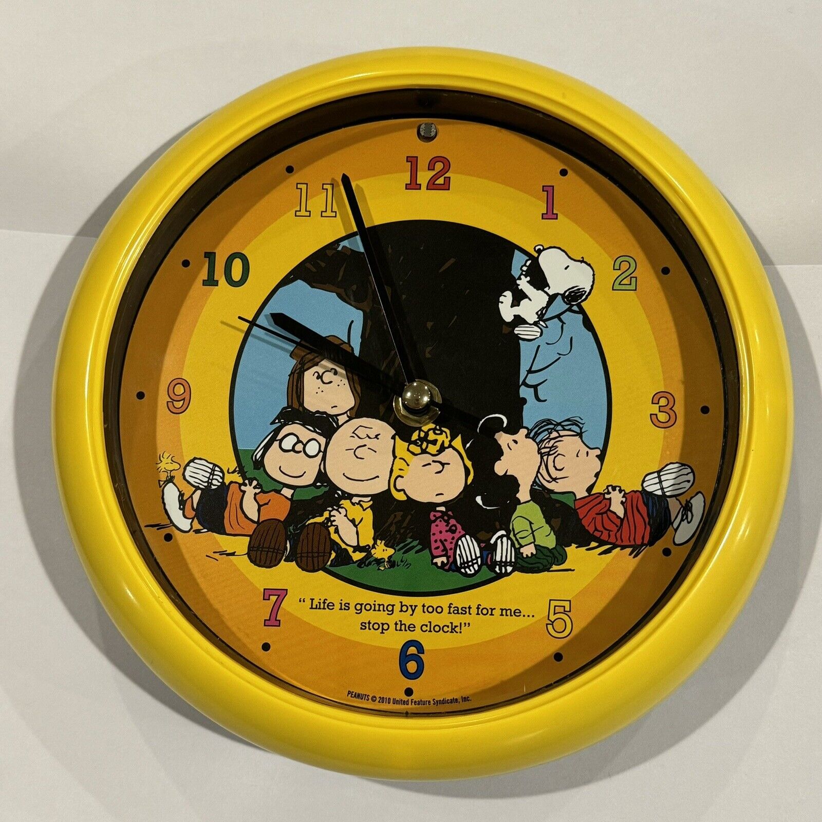 Peanuts Gang Sound Clock Snoopy &Charlie Brown Battery Operated Wall Musical